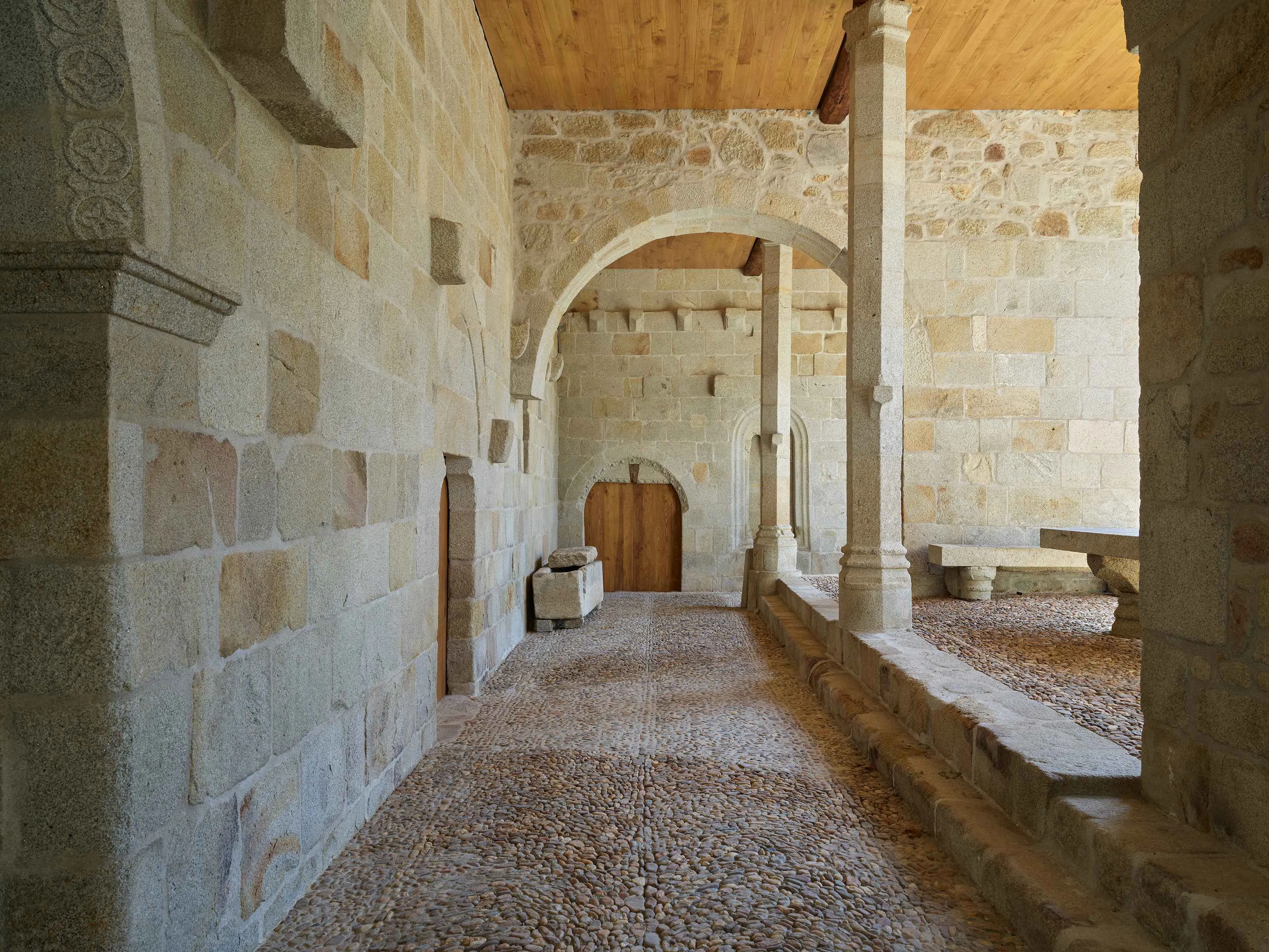 Mosteiro de Leça do Balio - Imagem 1
